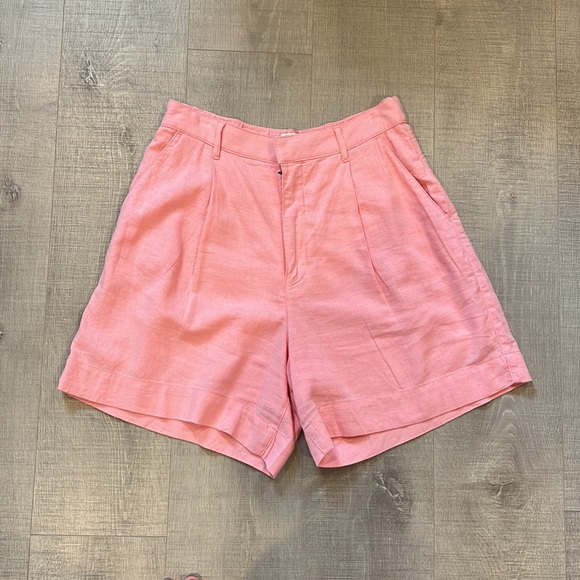 Abercrombie and Fitch linen pleated shorts - Picture 2 of 5